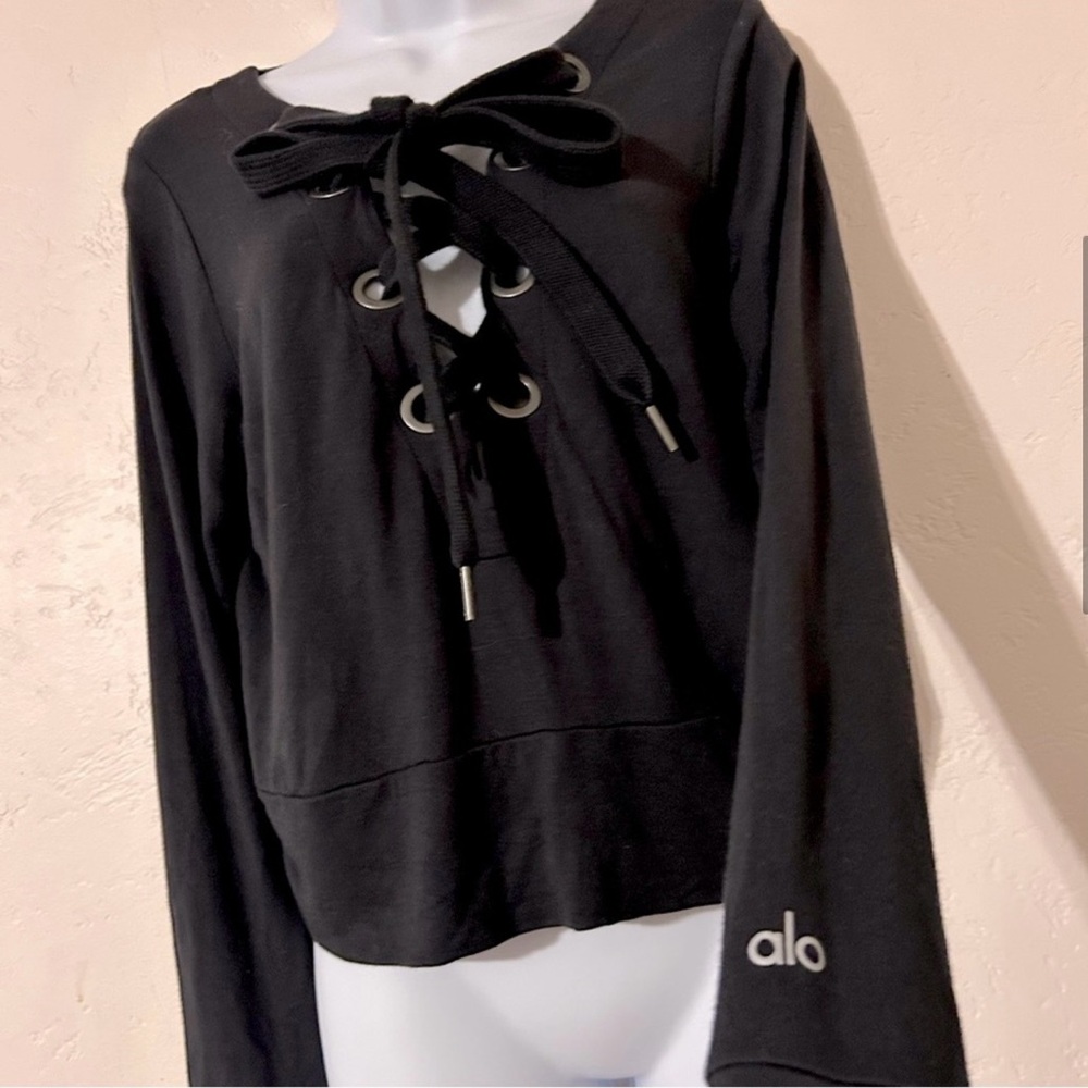 ALO YOGA Ideal Long Sleeve Lace Neck Black Cropped Pullover Jersey Knit Size S